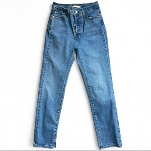 Levi’s Wedgie Straight Jeans